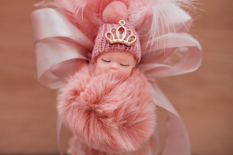 Lumânarea decorată de botez a Ariei, cu figură de bebeluș, Paris